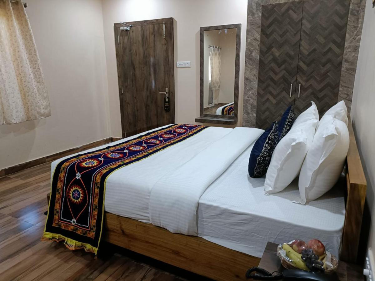 Goroomgo Silicon Residency Puri Near Sea Beach & Temple - Luxurious Room - Lift And Parking Facilities - Best Seller ภายนอก รูปภาพ