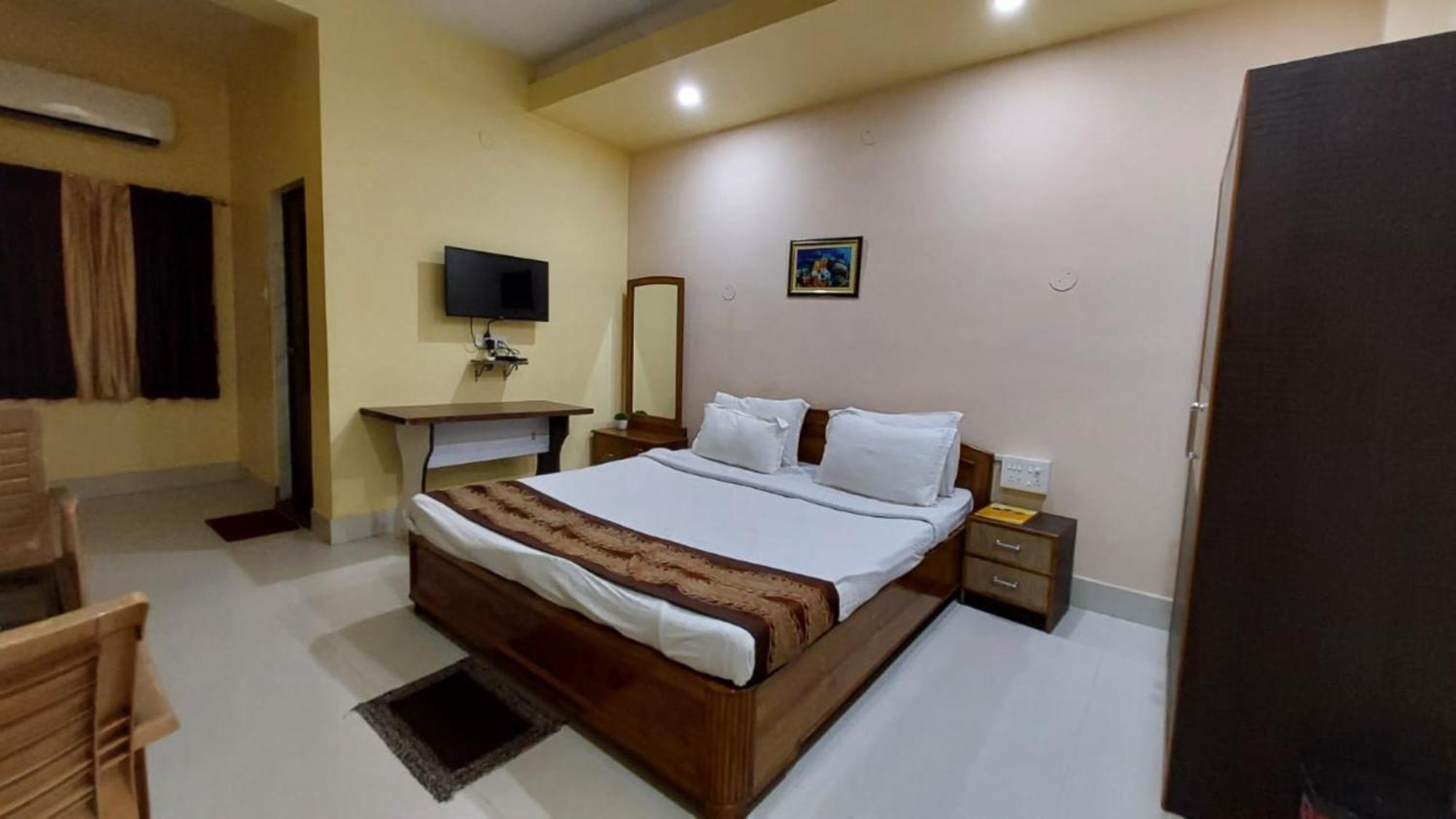 Goroomgo Silicon Residency Puri Near Sea Beach & Temple - Luxurious Room - Lift And Parking Facilities - Best Seller ภายนอก รูปภาพ
