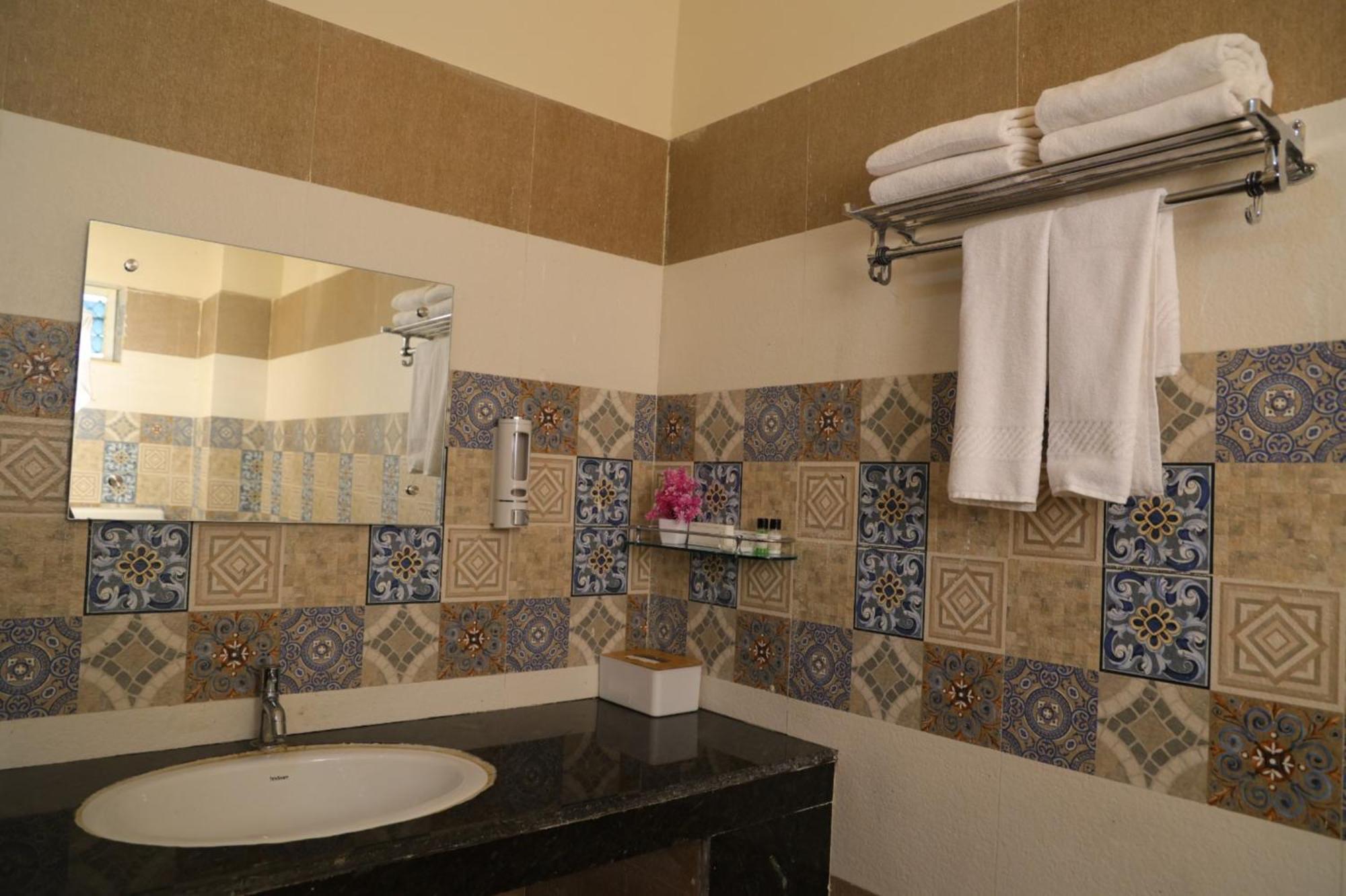 Goroomgo Silicon Residency Puri Near Sea Beach & Temple - Luxurious Room - Lift And Parking Facilities - Best Seller ภายนอก รูปภาพ